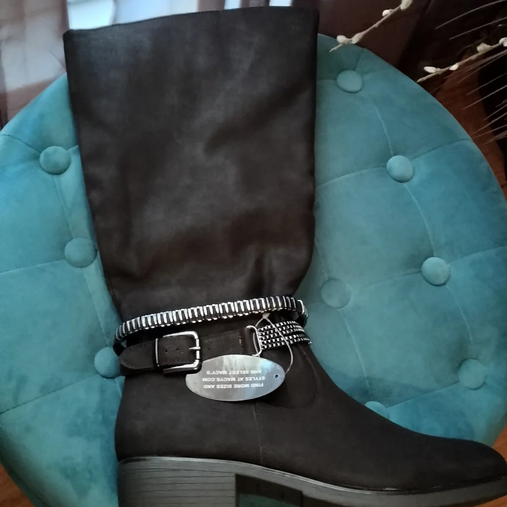 Women's Wide-Calf Boots - Picture 4 of 8